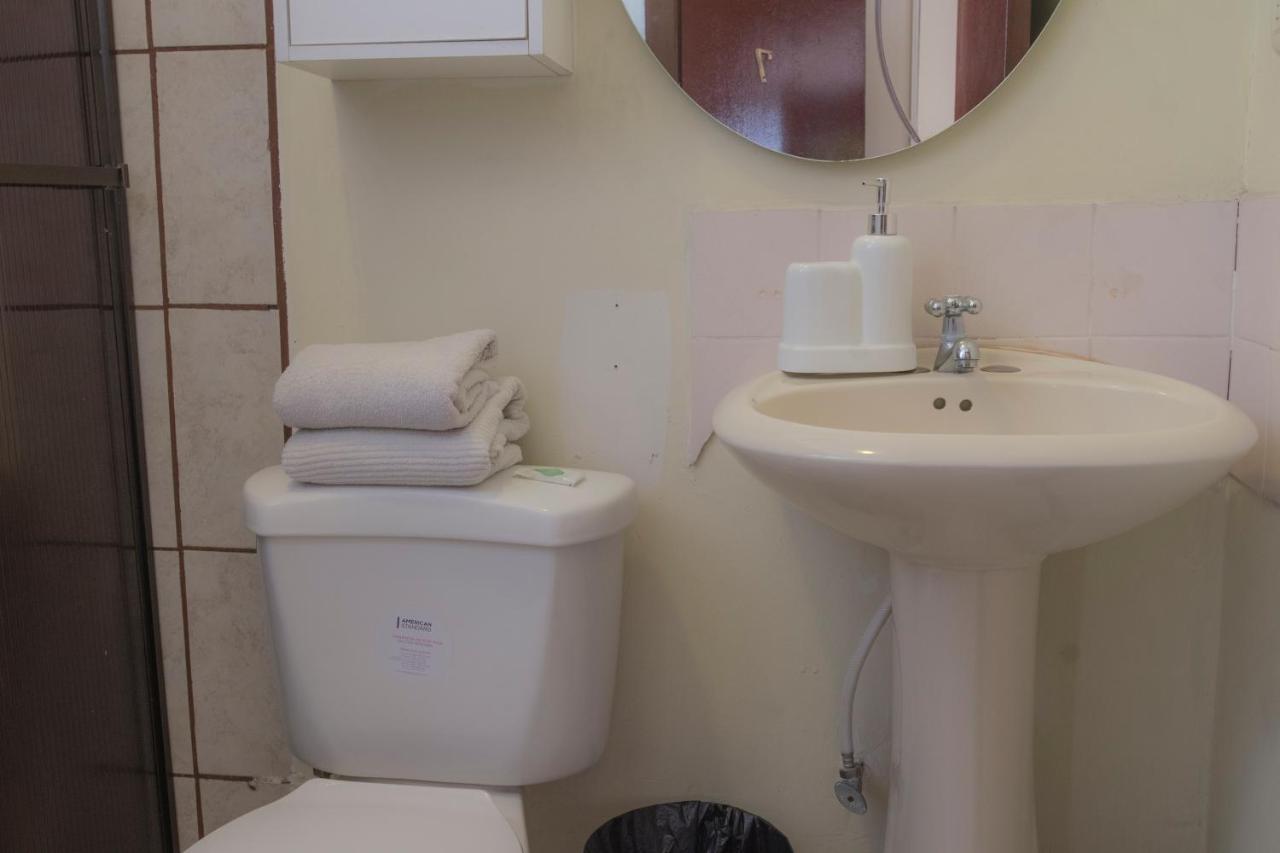 Hotel Sura Σαν Χοσέ Δωμάτιο φωτογραφία